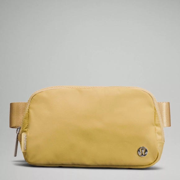 lululemon athletica Handbags - NWT Lululemon Everywhere Belt Bag